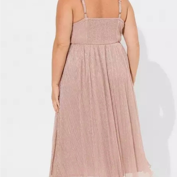 Torrid Blush Pink Tea Length Fluted Dress 0 - Picture 4 of 8